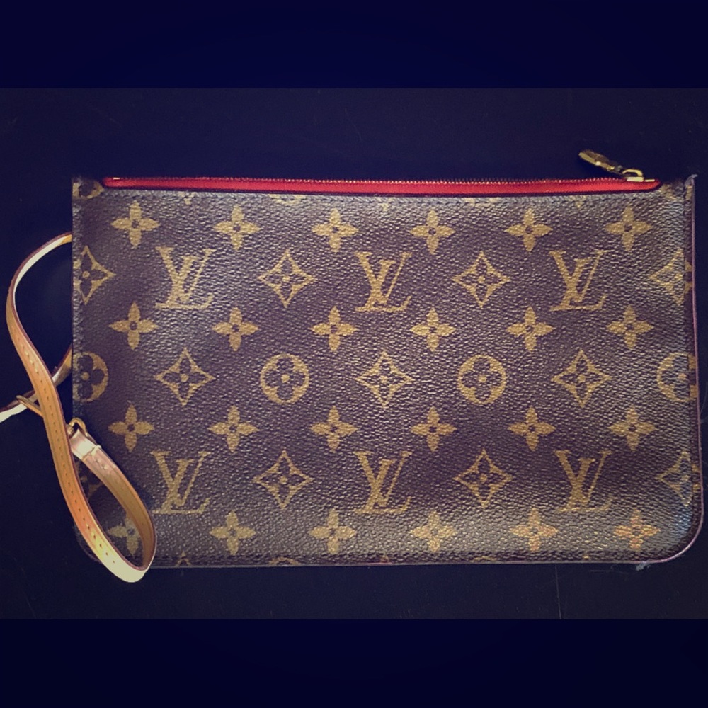 💯 auth Louis Vuitton Neverfull wristlet pouchette